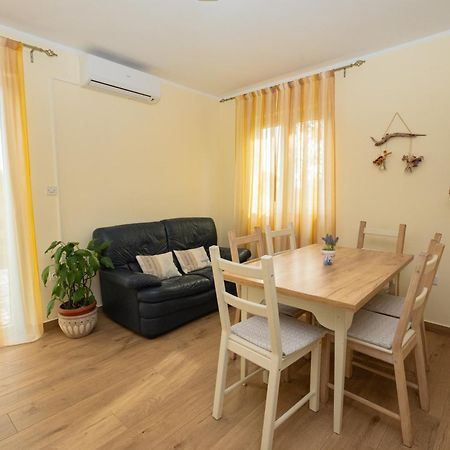 Apartman Doris Milohnici Ngoại thất bức ảnh